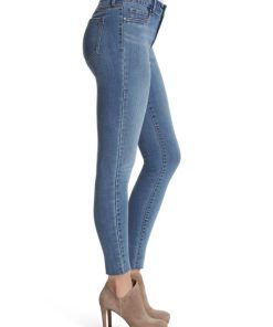 Careercurated.shop236e102582 3