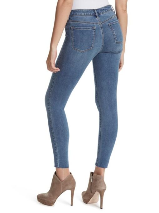 Careercurated.shop236e102582 4