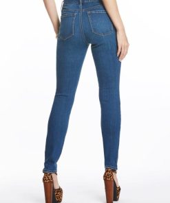 Careercurated.shop2b0bd774ee 2